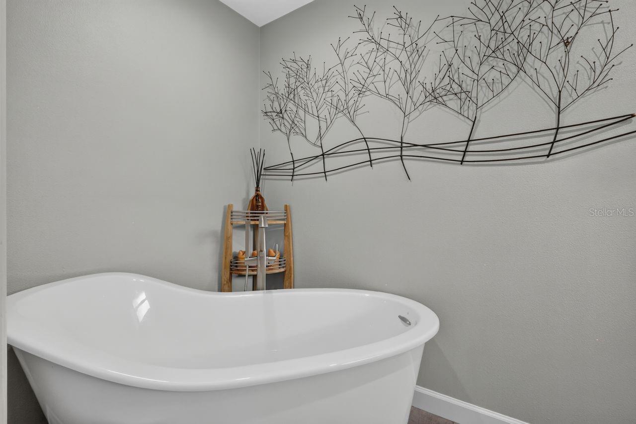 4395 OAK VIEW DR — photo 16