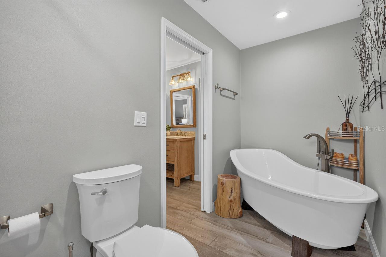 4395 OAK VIEW DR — photo 18