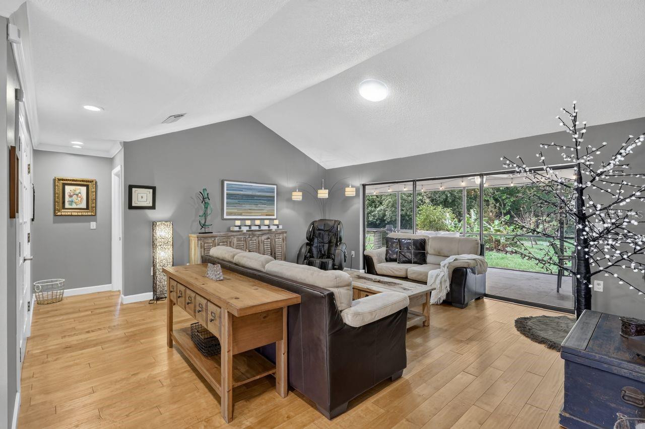 4395 OAK VIEW DR — photo 6
