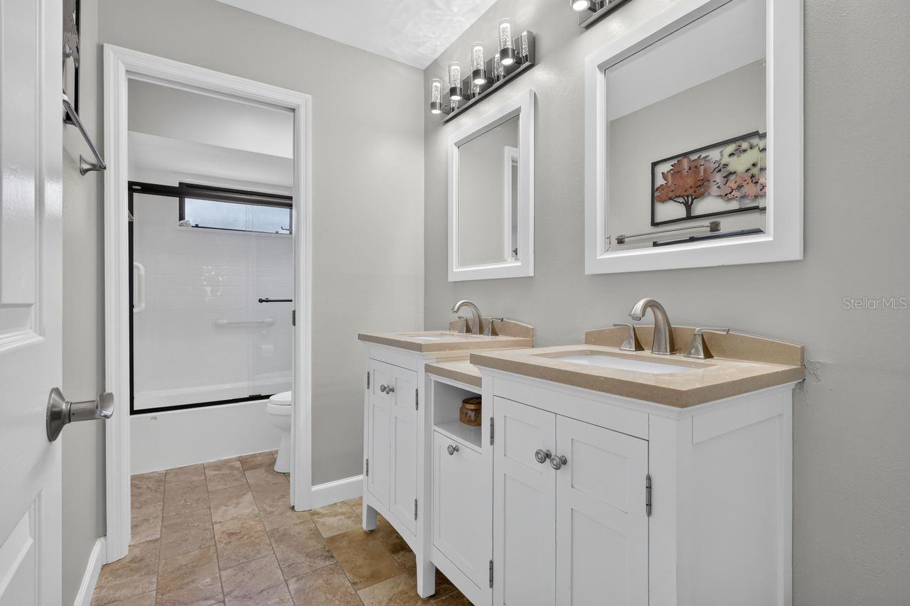 4395 OAK VIEW DR — photo 37