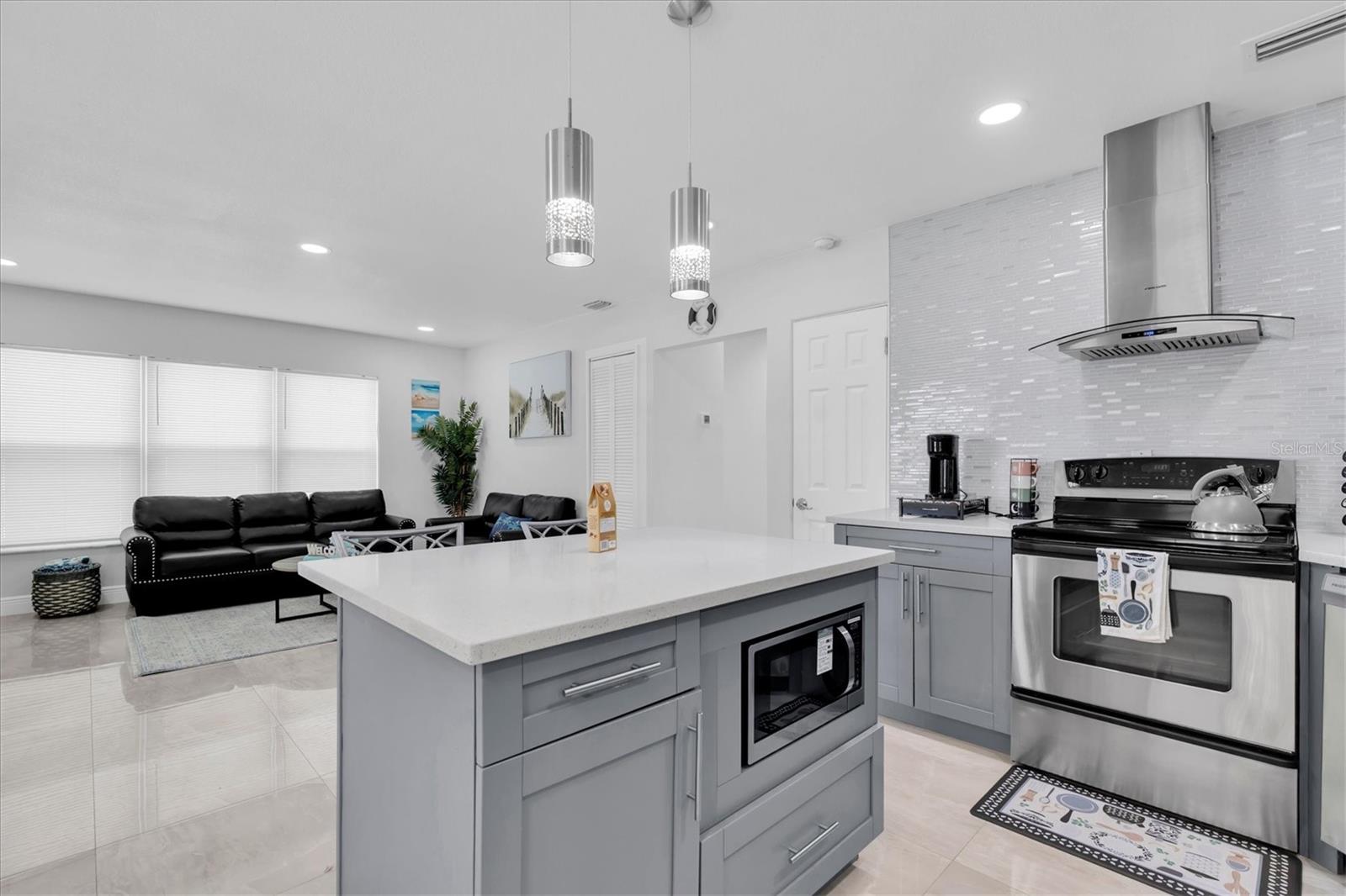 13912 DULEY AVE — photo 10