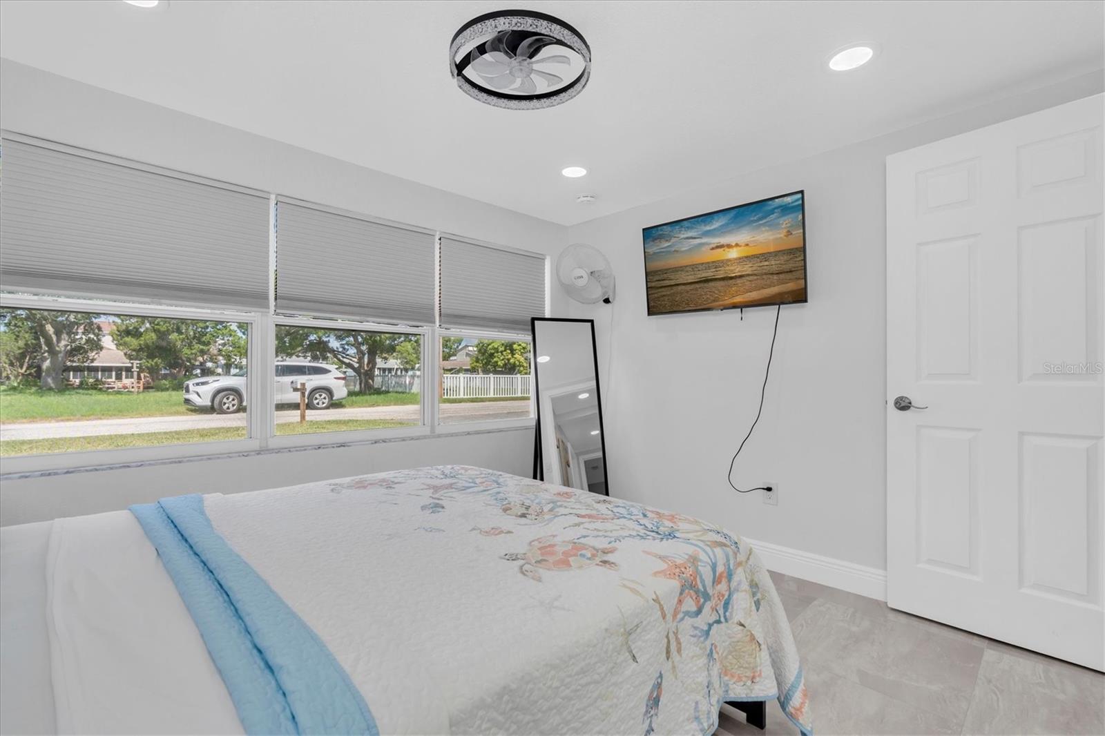 13912 DULEY AVE — photo 20