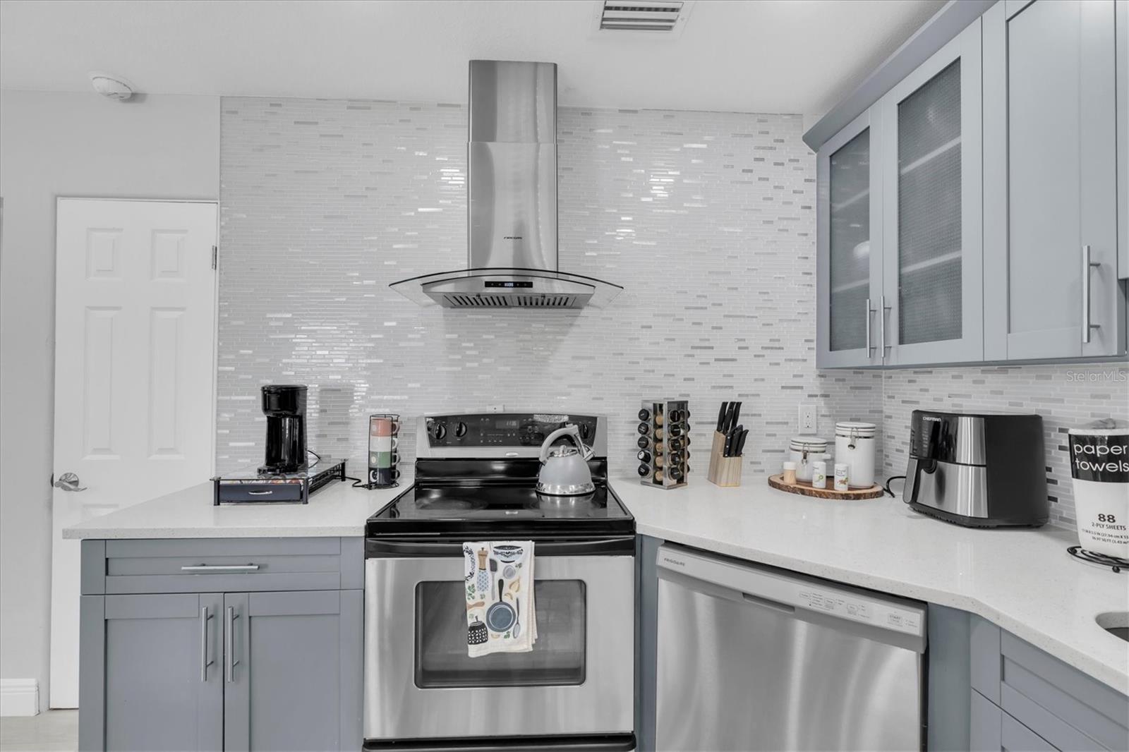 13912 DULEY AVE — photo 9
