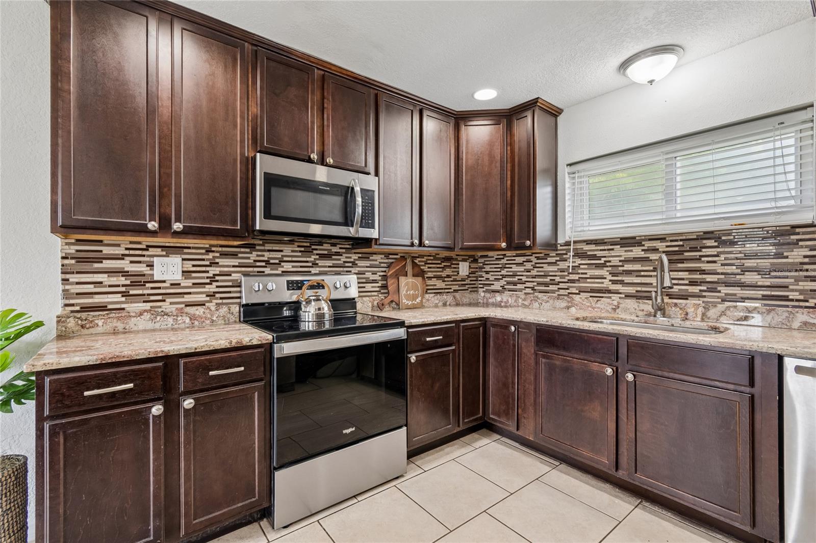 37913 WICKLOW AVE — photo 15