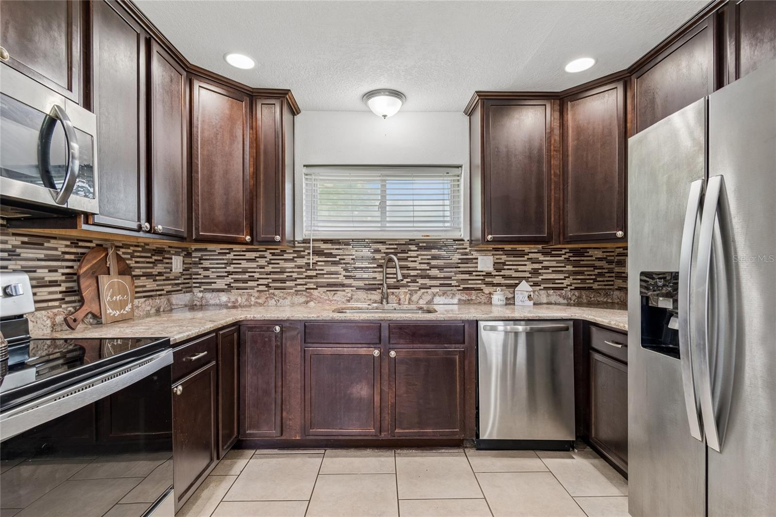 37913 WICKLOW AVE — photo 13