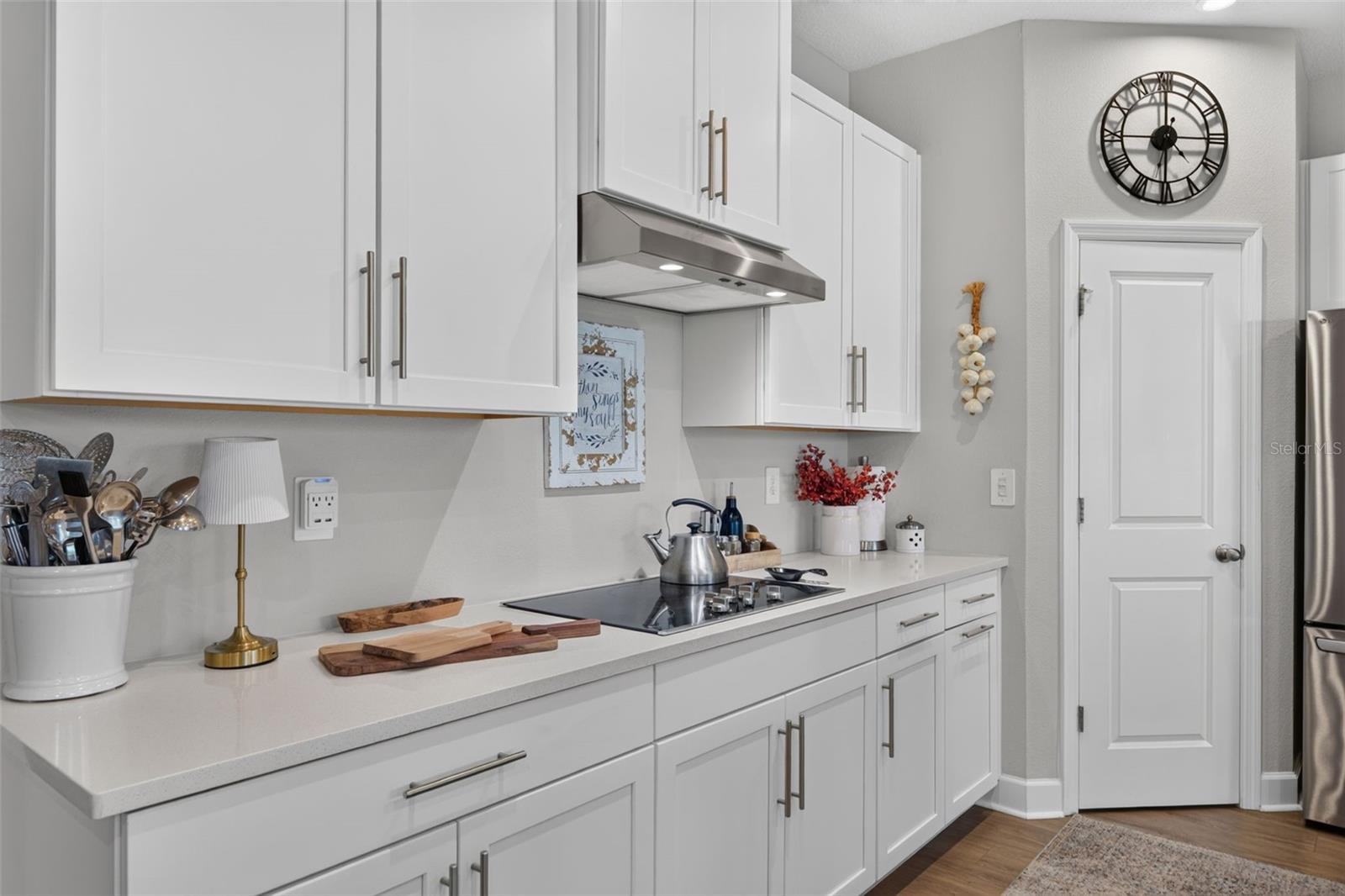 14076 CRIMSON AVE — photo 2