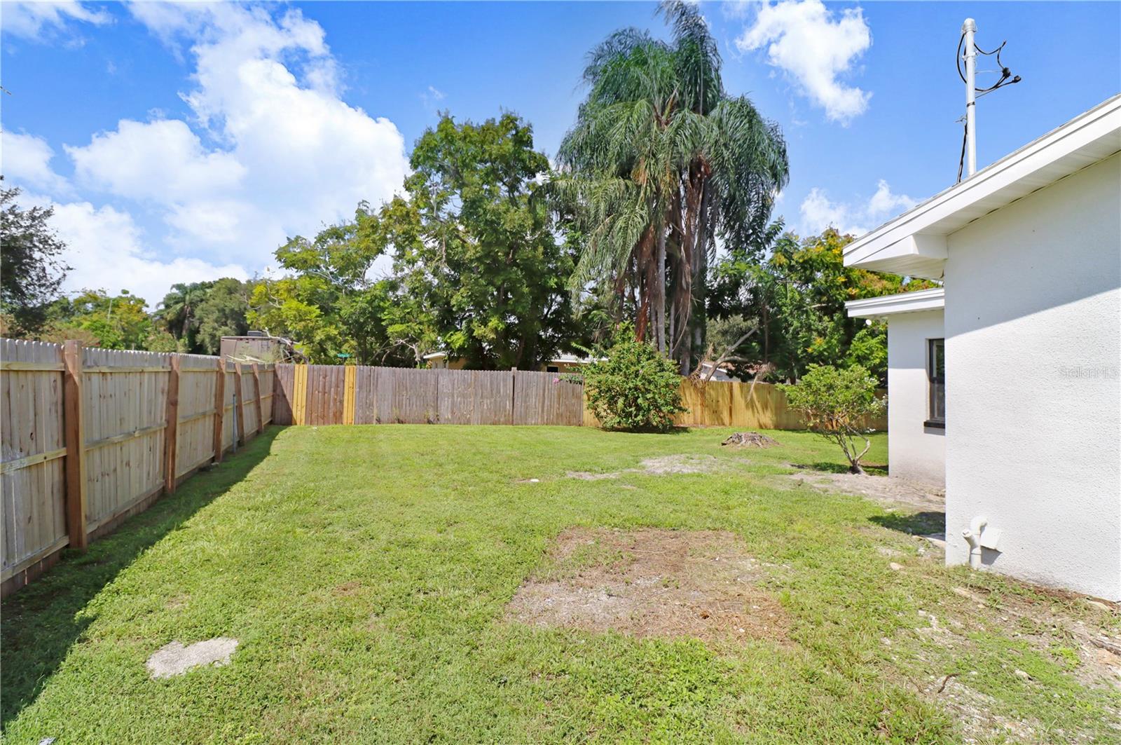 1800 CARDINAL DR — photo 30