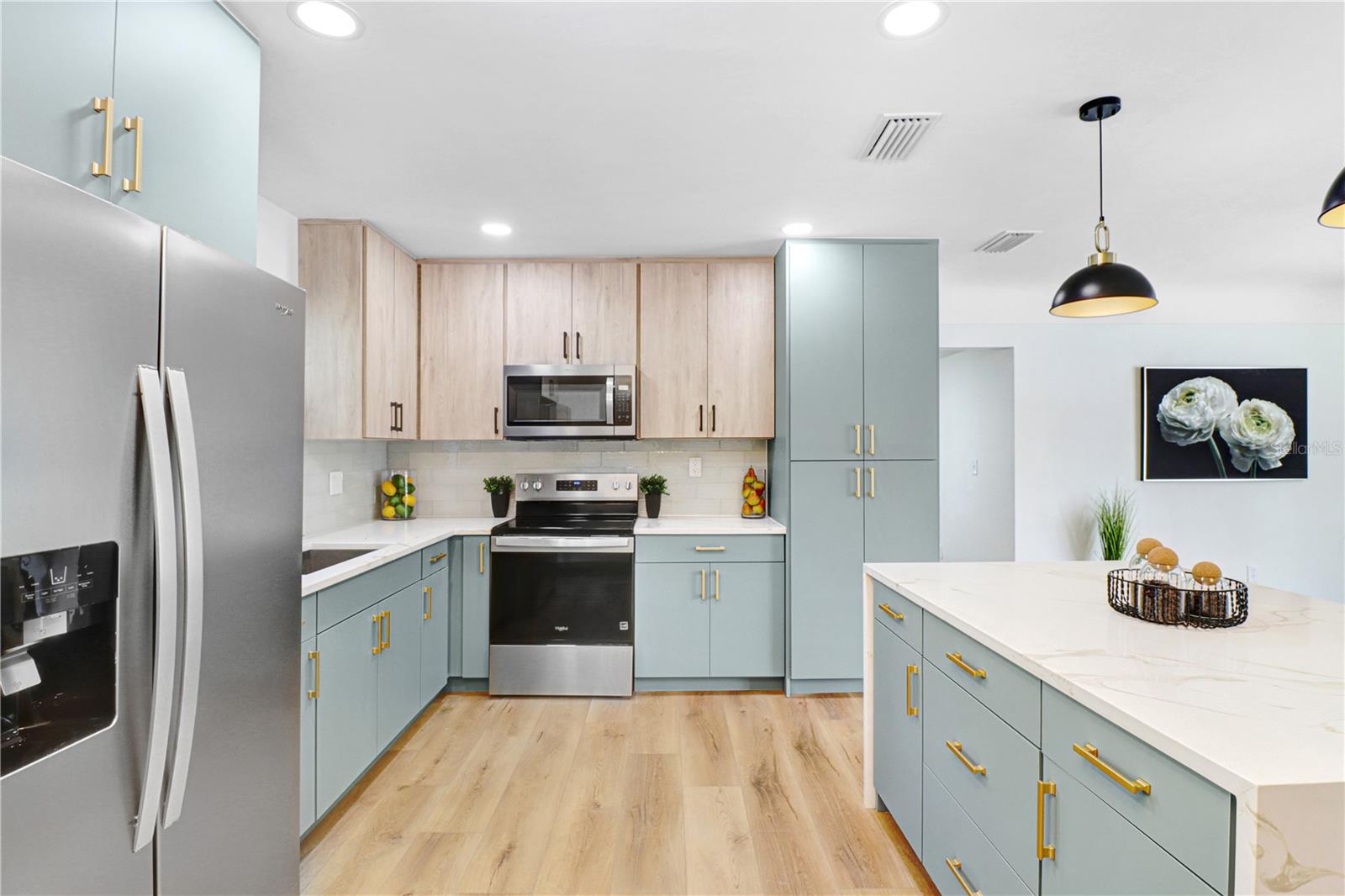 1800 CARDINAL DR — photo 10