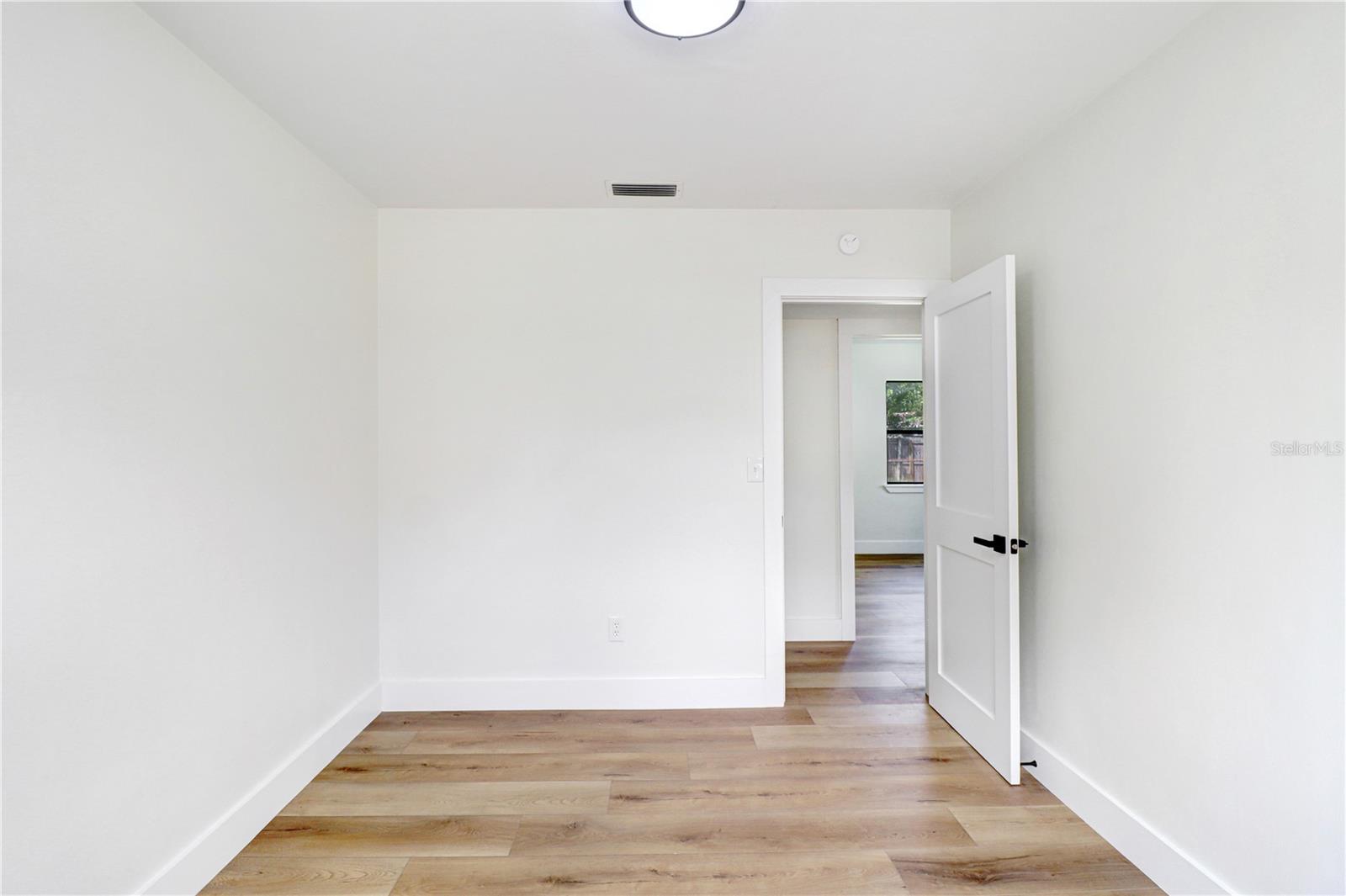 1800 CARDINAL DR — photo 25