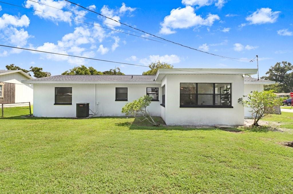1800 CARDINAL DR — photo 33