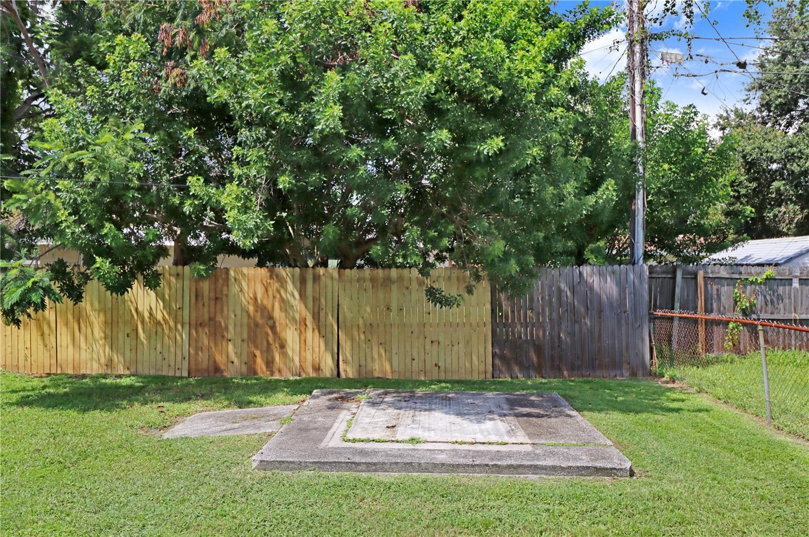 1800 CARDINAL DR — photo 31