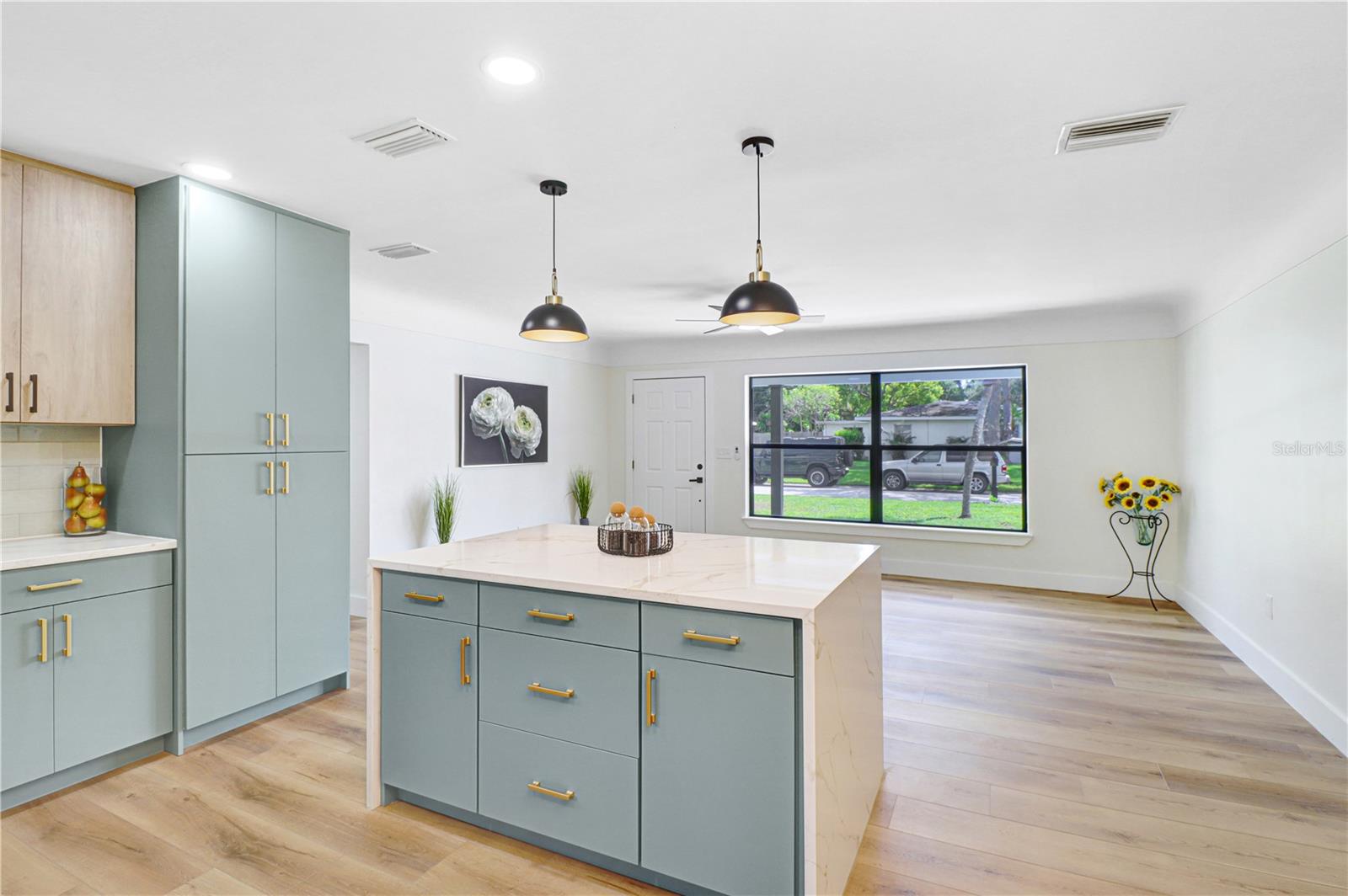 1800 CARDINAL DR — photo 11