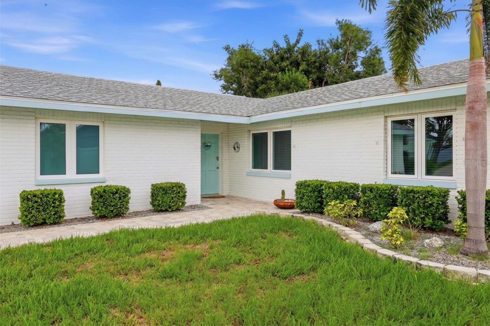 6309 FLAMINGO DR — photo 2