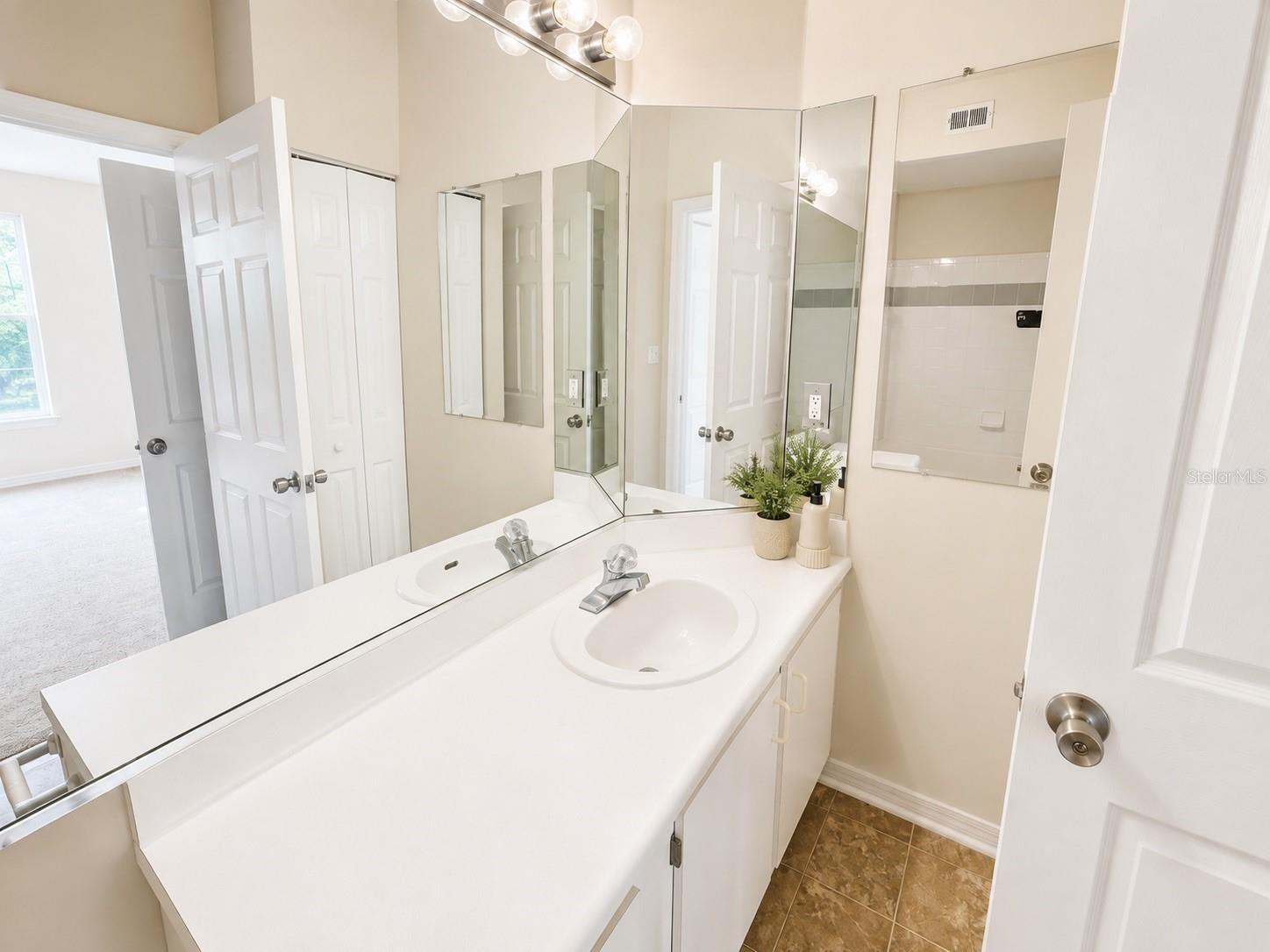 5610 PINNACLE HEIGHTS CIR #309 — photo 26