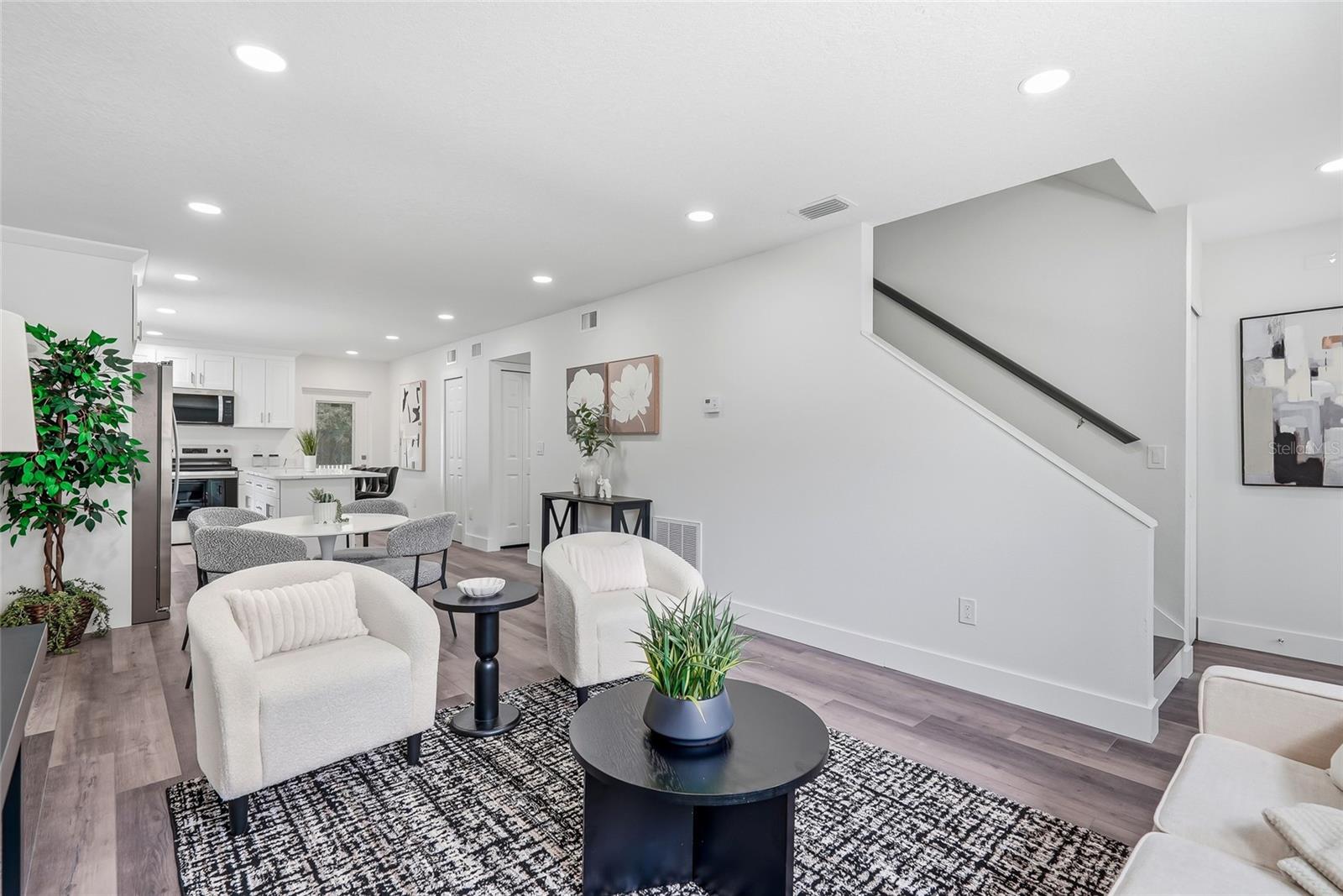 15924 WINDING DR — photo 6