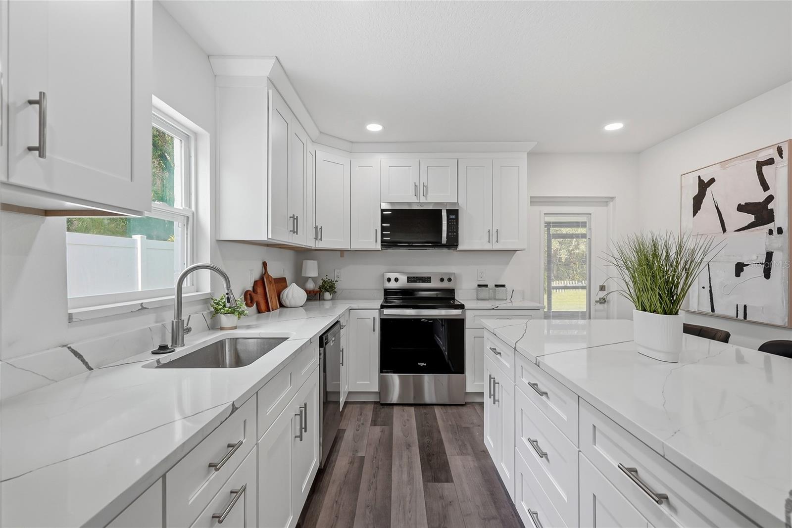 15924 WINDING DR — photo 13