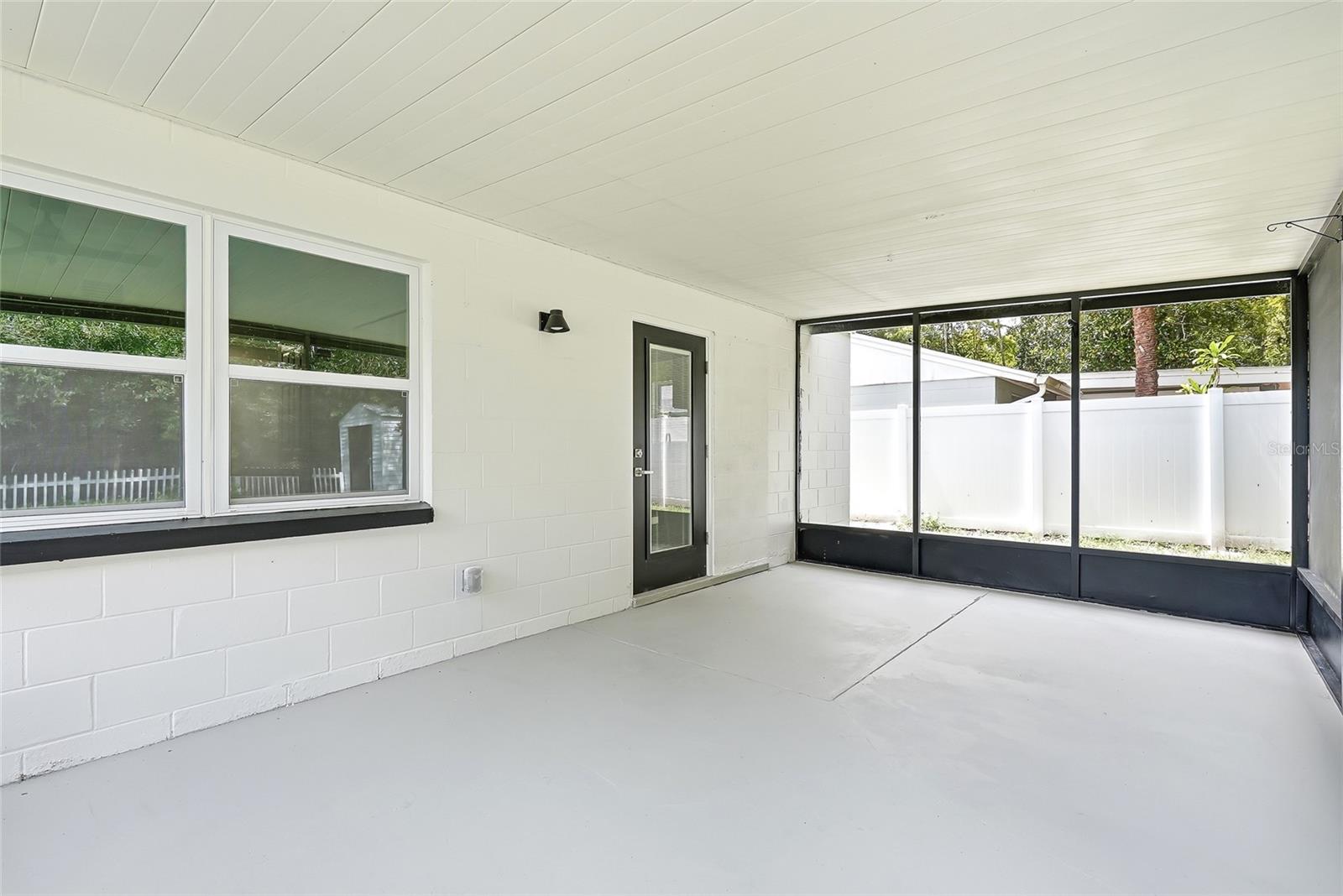 15924 WINDING DR — photo 28
