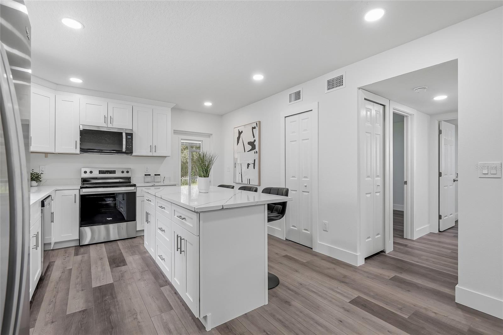 15924 WINDING DR — photo 14