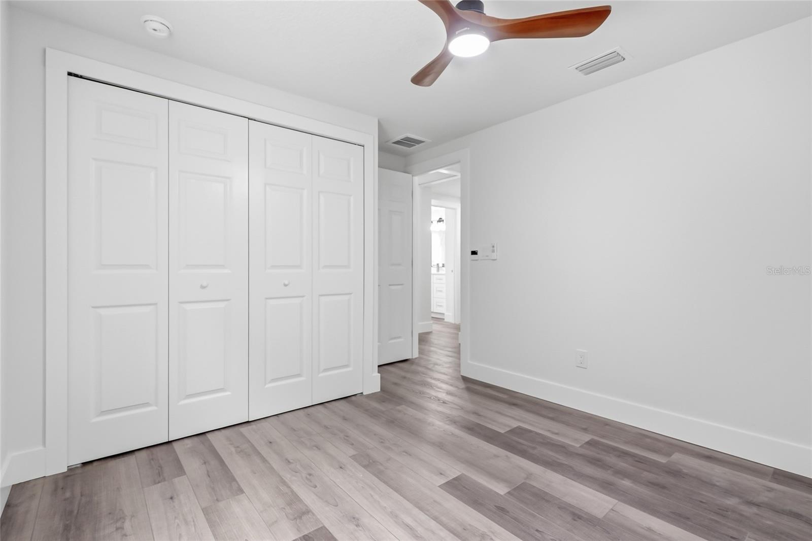 15924 WINDING DR — photo 25