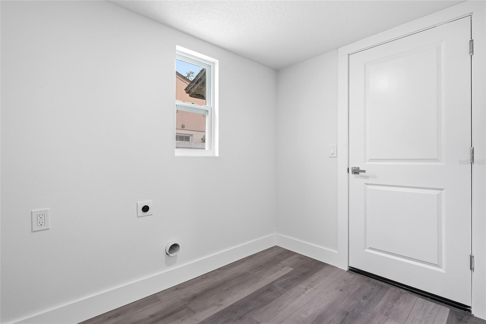 15924 WINDING DR — photo 18