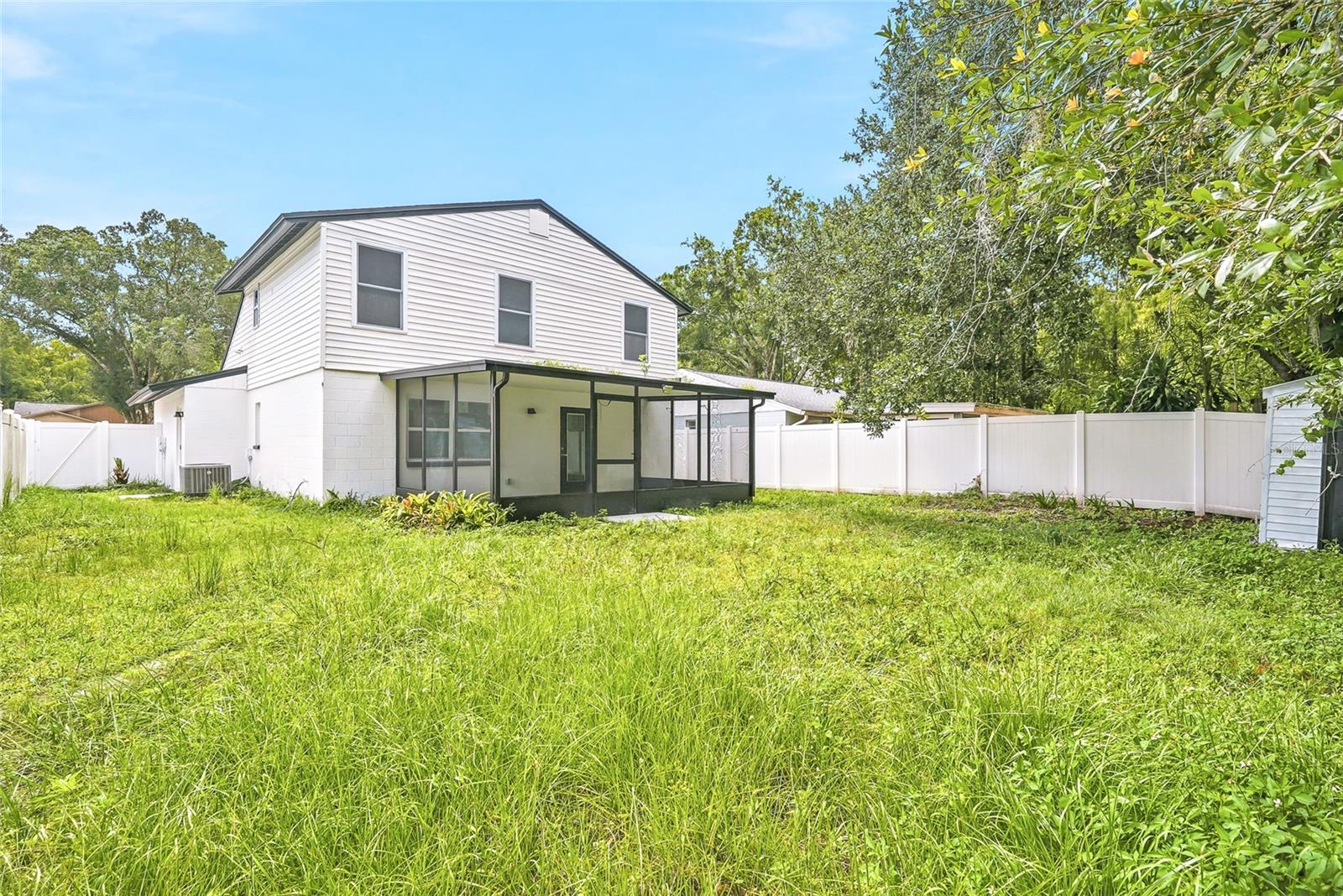 15924 WINDING DR — photo 29