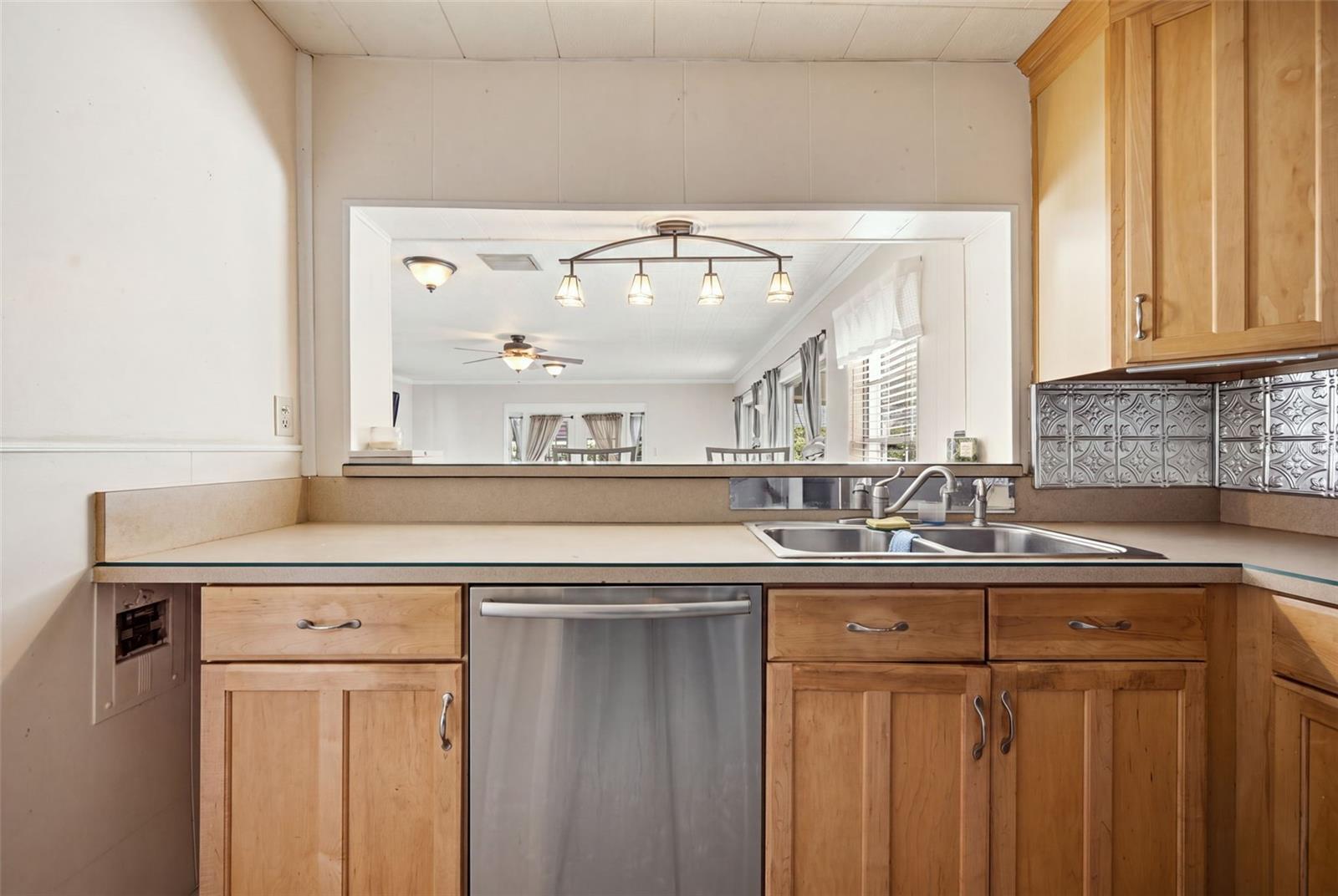 4003 W EUCLID AVE — photo 10