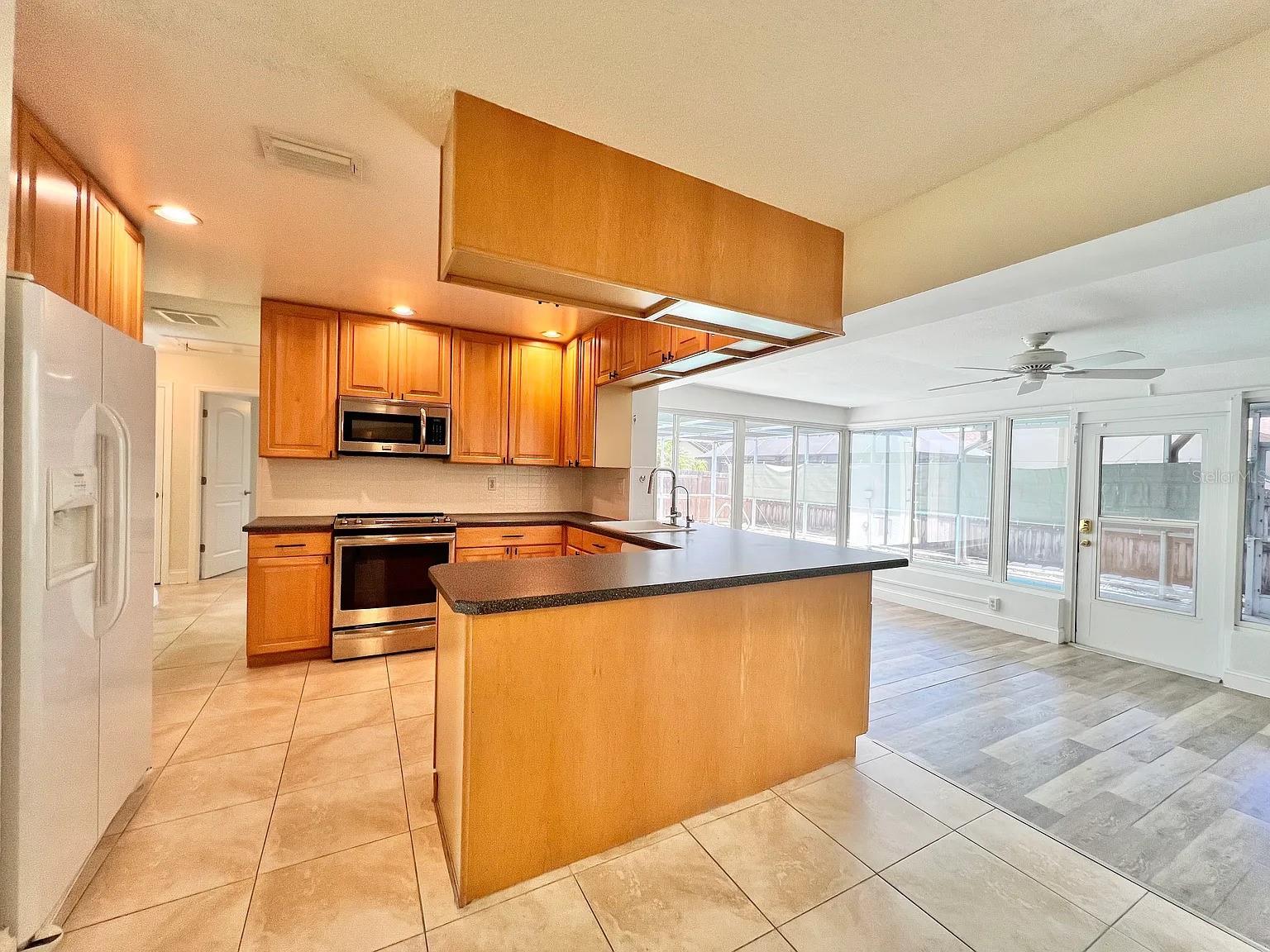 105 N BAY HILLS BLVD — photo 8