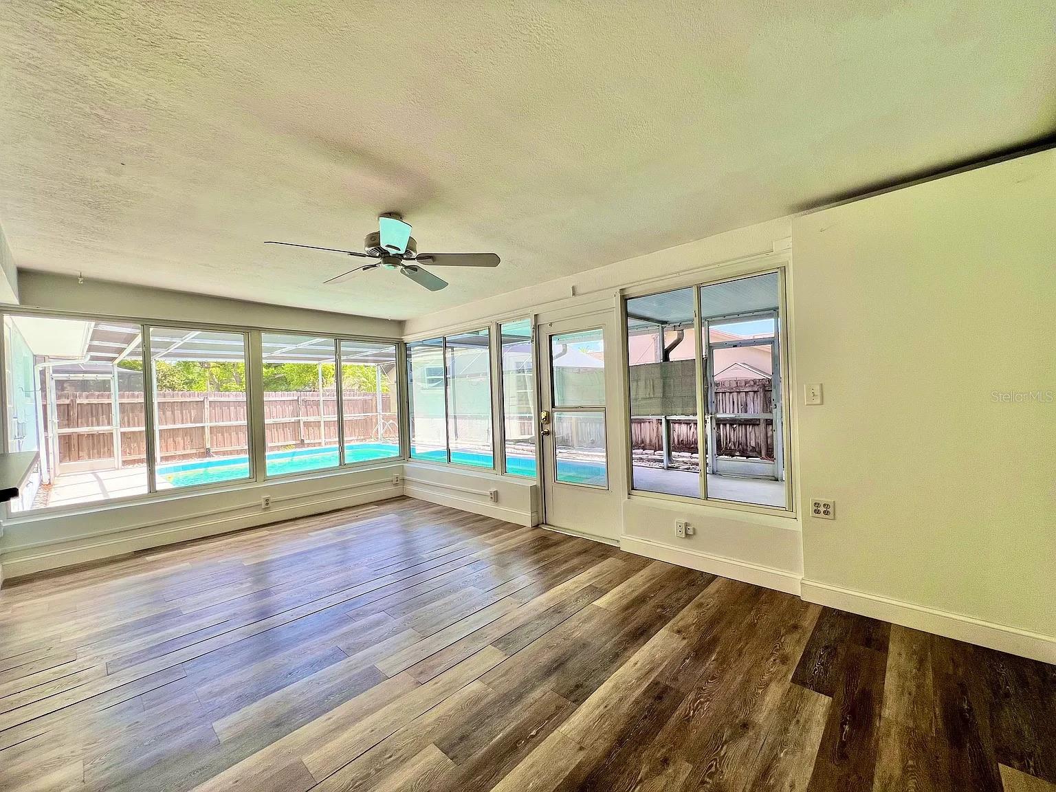 105 N BAY HILLS BLVD — photo 19