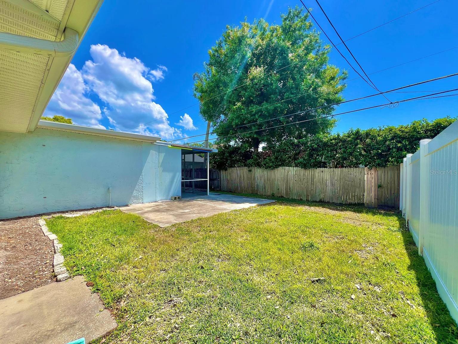 105 N BAY HILLS BLVD — photo 30