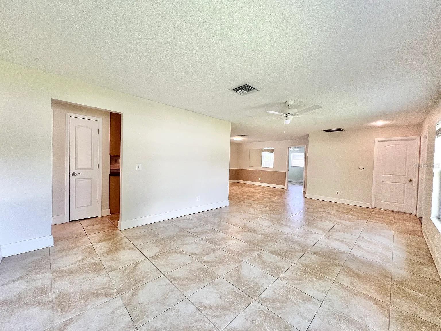105 N BAY HILLS BLVD — photo 13