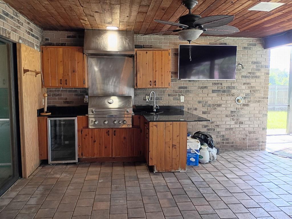 9302 W NORFOLK ST — photo 31