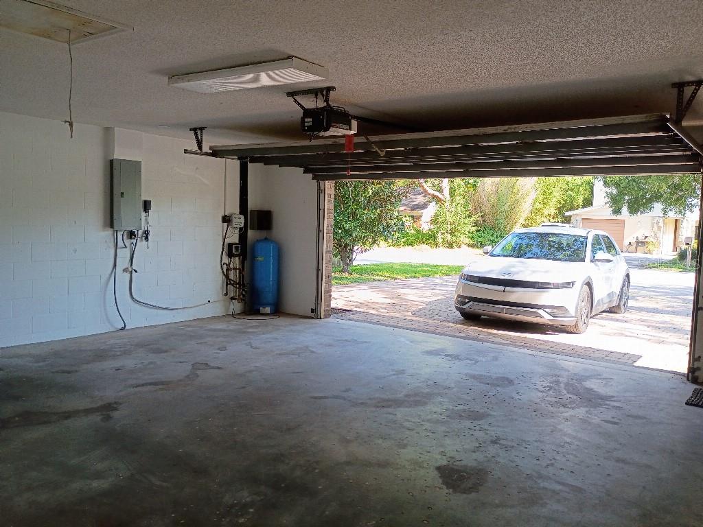 9302 W NORFOLK ST — photo 27