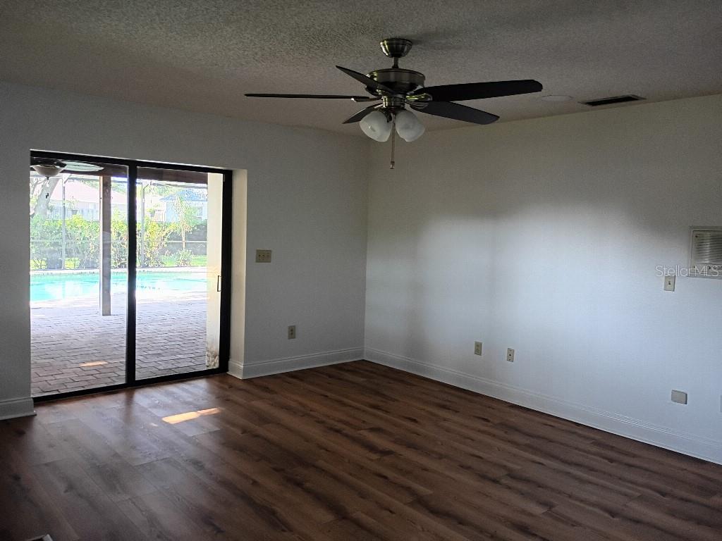 9302 W NORFOLK ST — photo 10