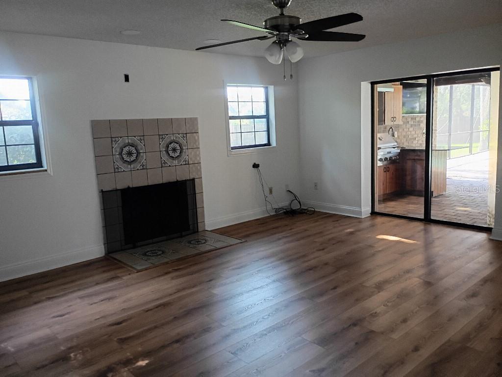 9302 W NORFOLK ST — photo 9