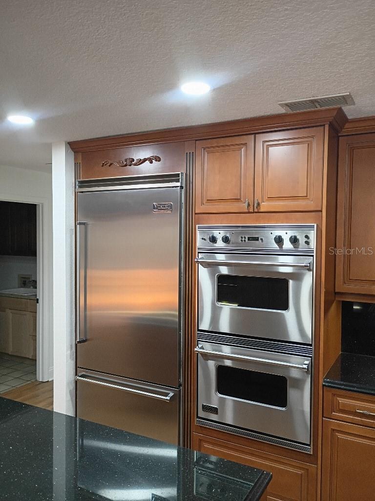 9302 W NORFOLK ST — photo 5