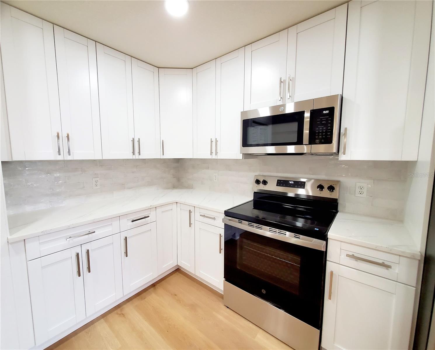 2053 VILLA TER — photo 10