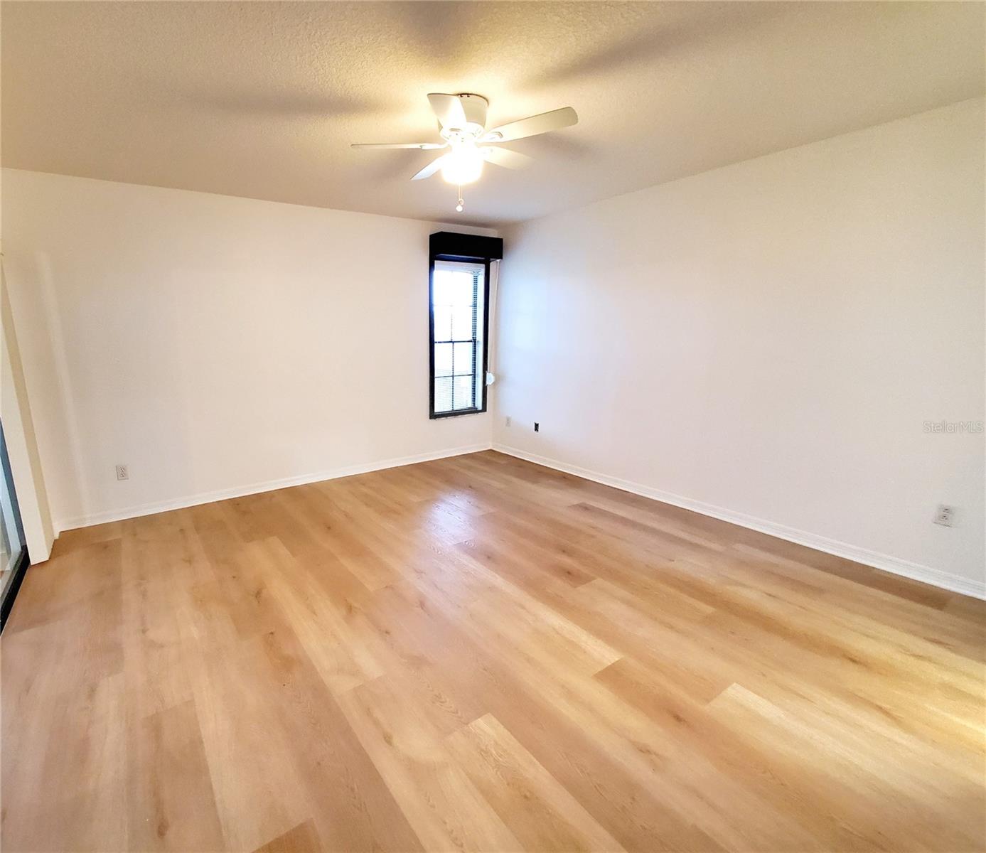 2053 VILLA TER — photo 16
