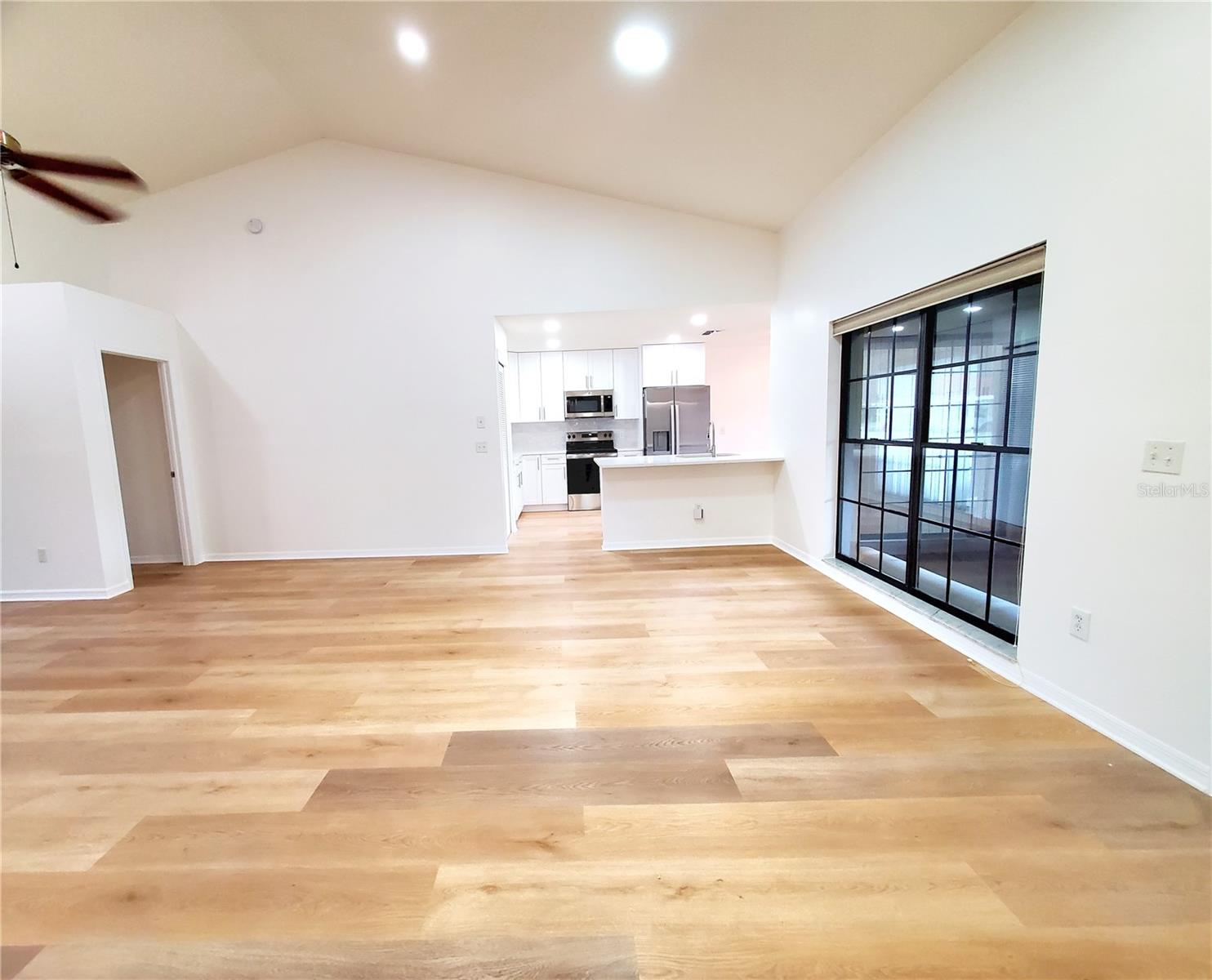 2053 VILLA TER — photo 6
