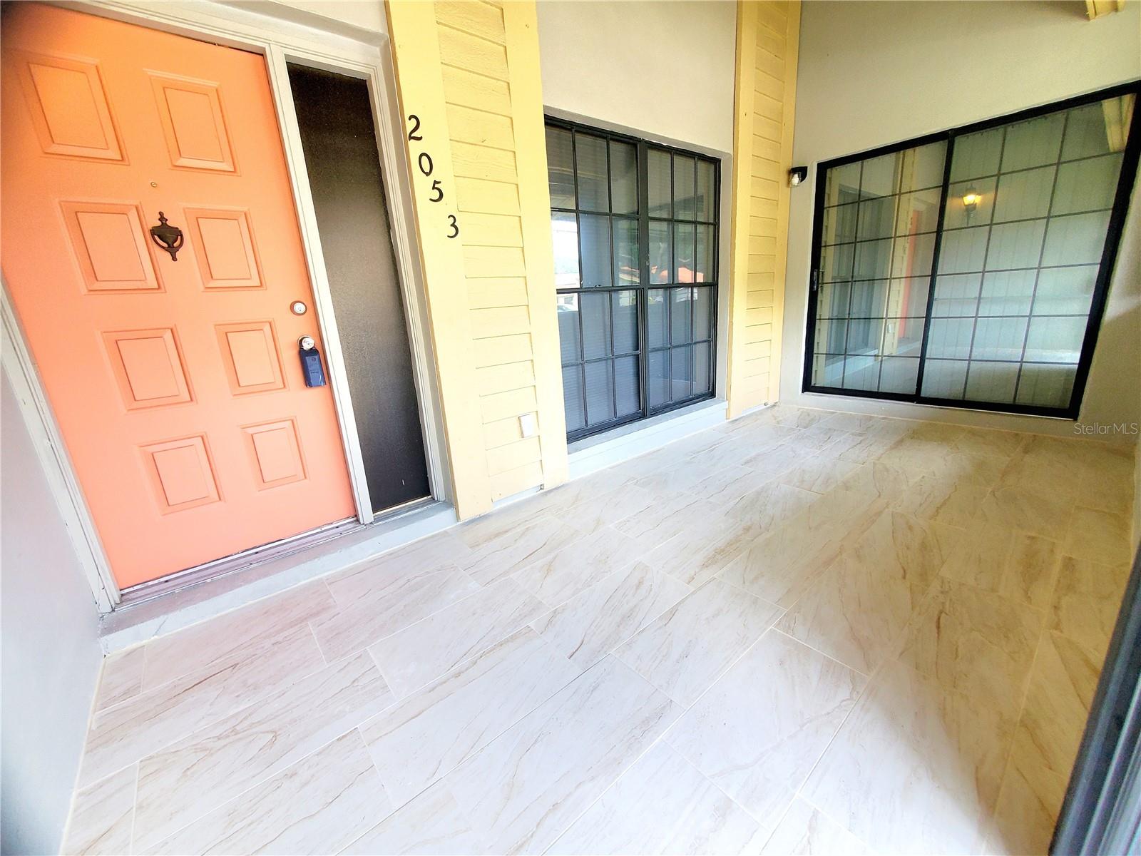 2053 VILLA TER — photo 2