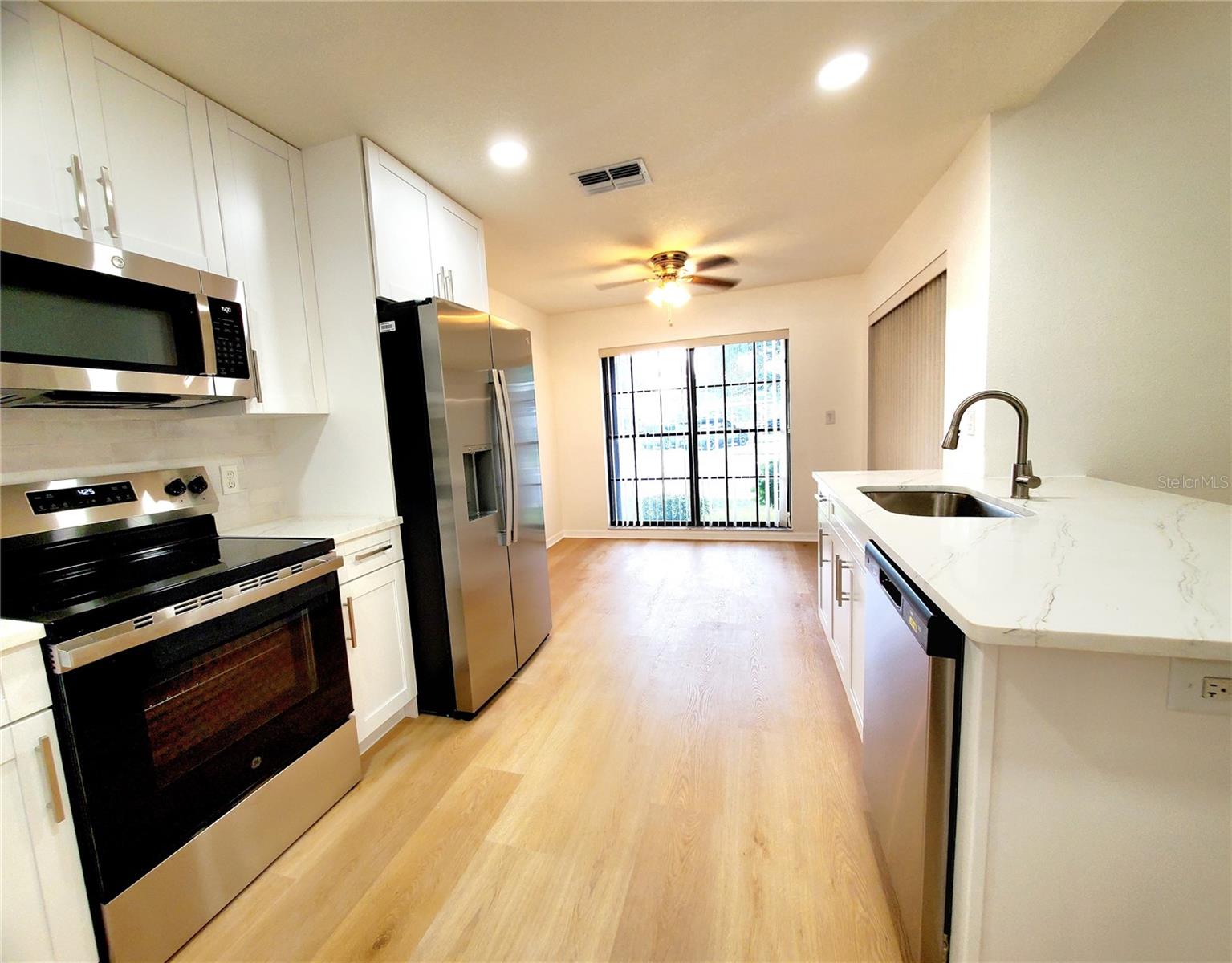 2053 VILLA TER — photo 13