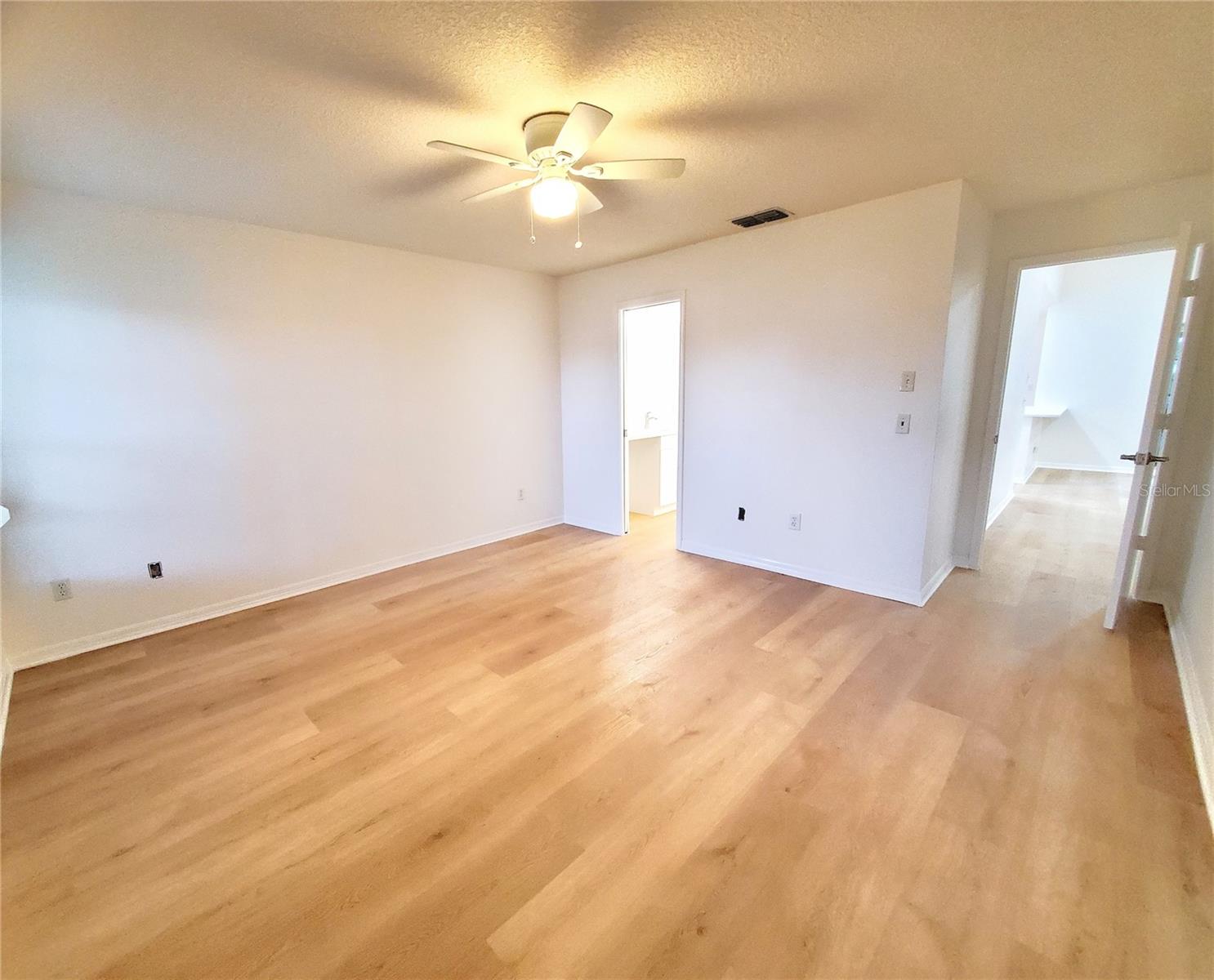 2053 VILLA TER — photo 18