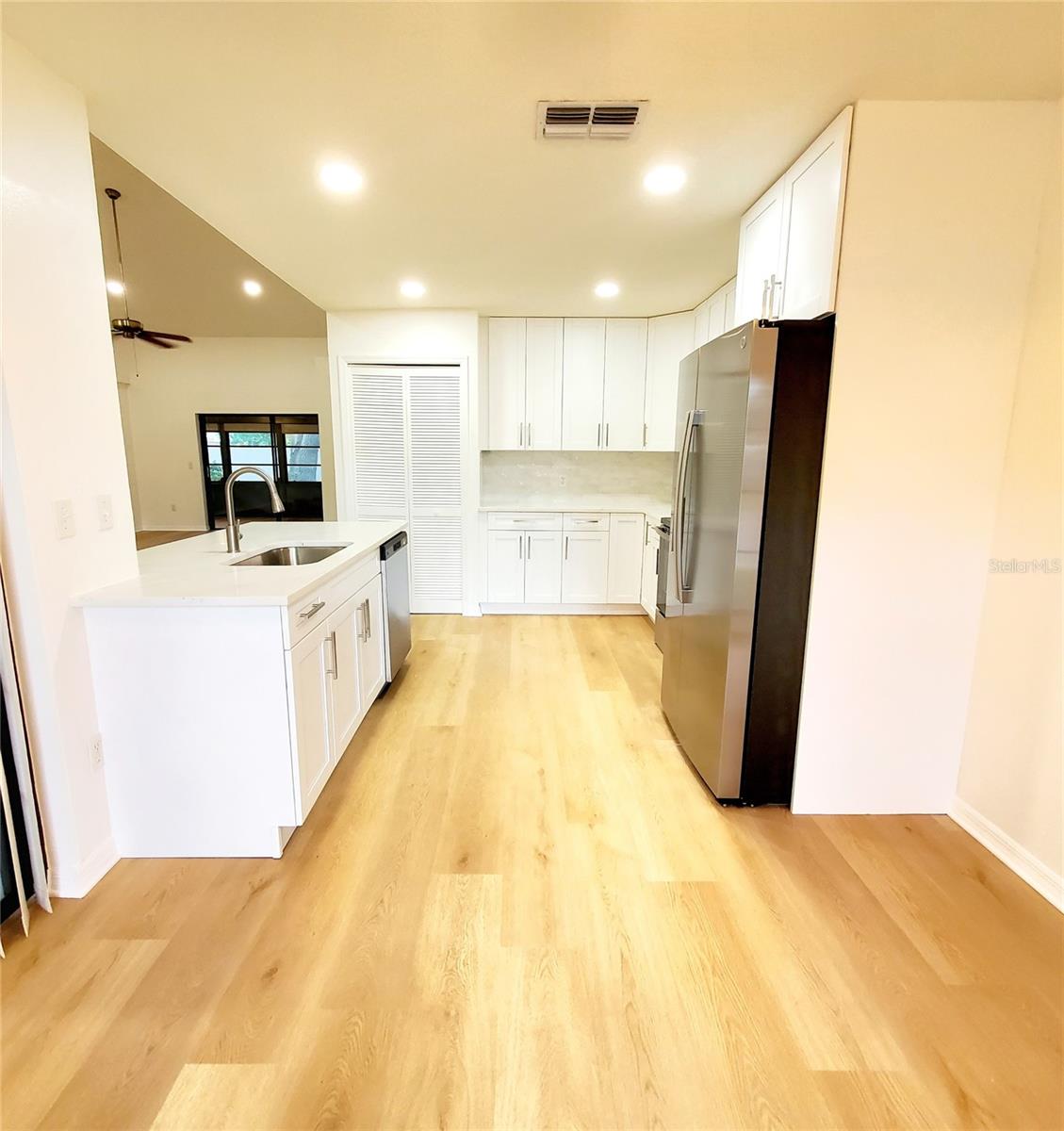 2053 VILLA TER — photo 12