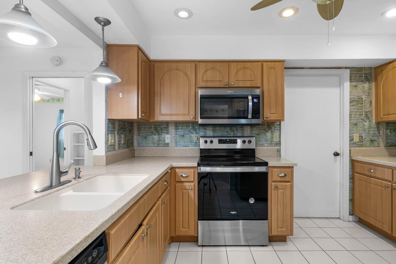 1001 ARDMORE WAY — photo 17