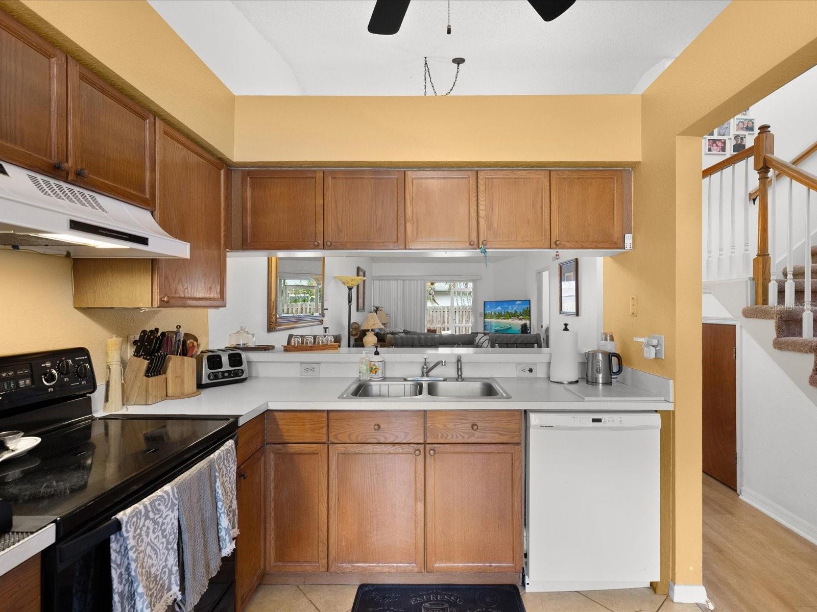 2538 W BROOK LN — photo 4