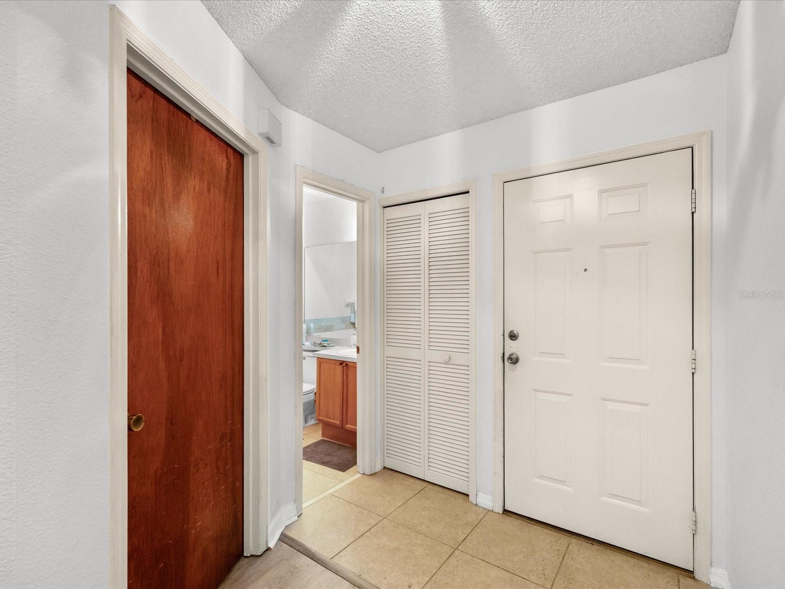2538 W BROOK LN — photo 6