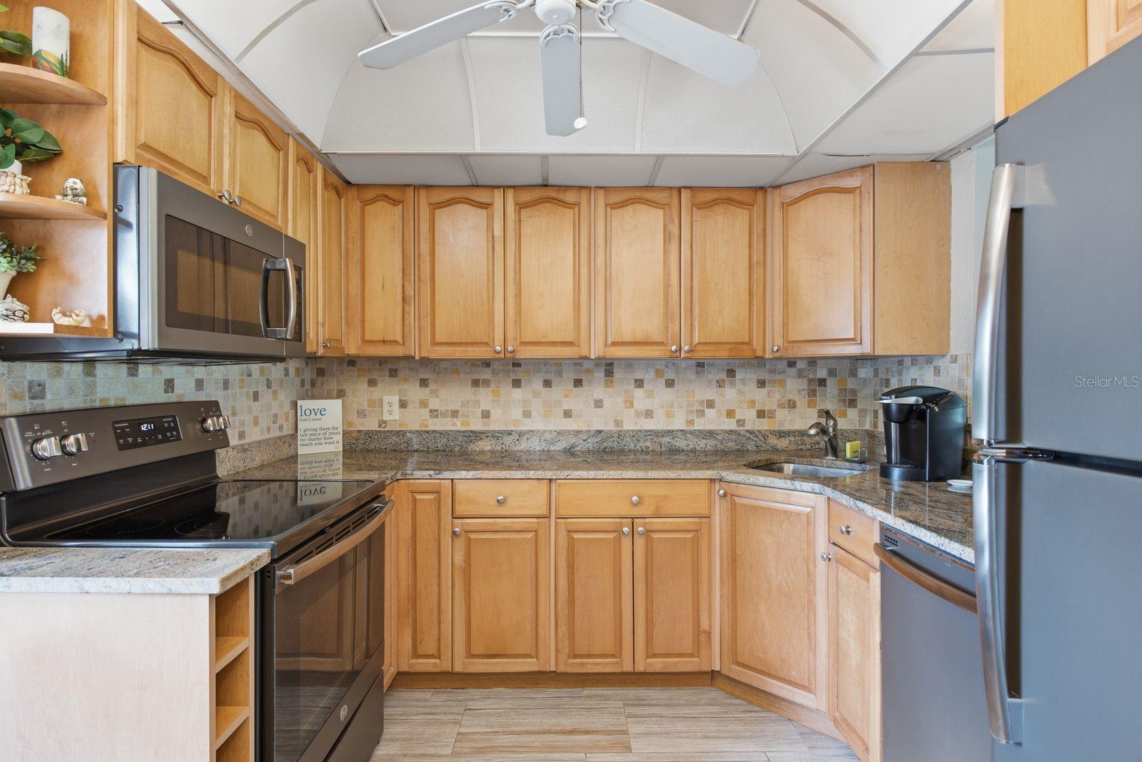 2621 COVE CAY DR #203 — photo 9