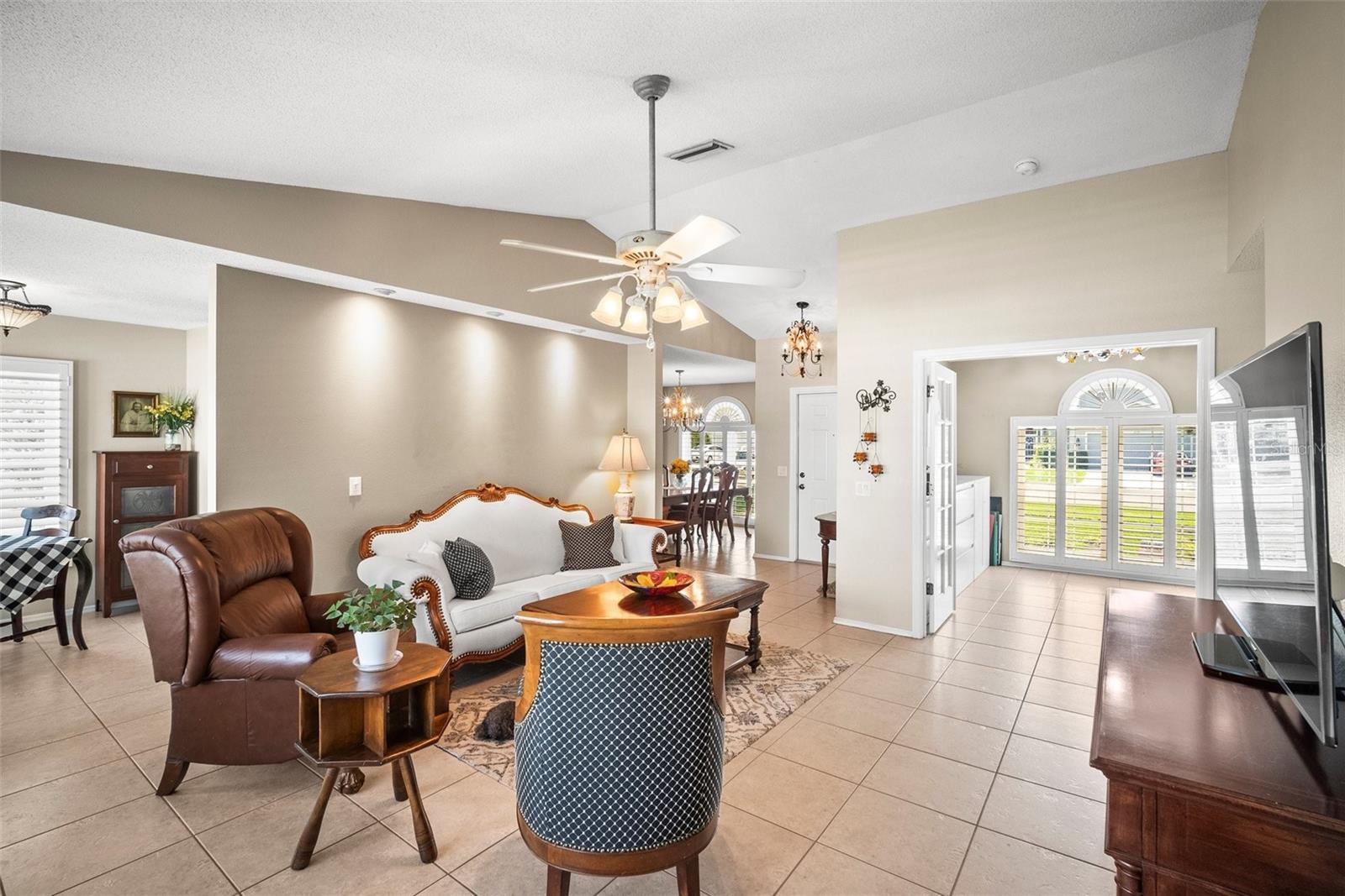 4194 BANBURY CIR — photo 17