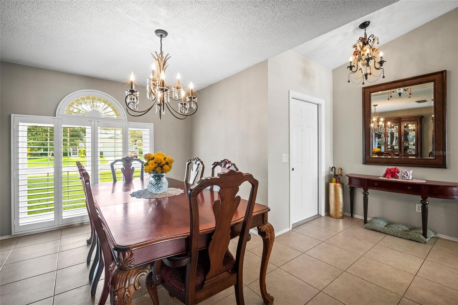 4194 BANBURY CIR — photo 8