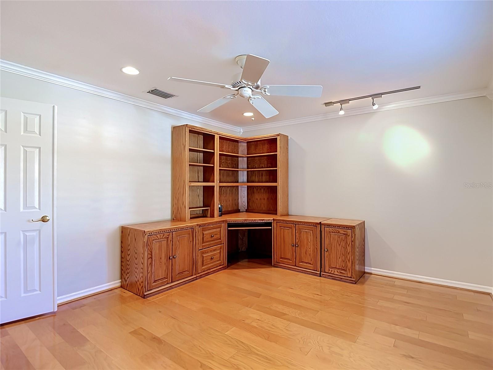15903 BROCKWAY PL — photo 36