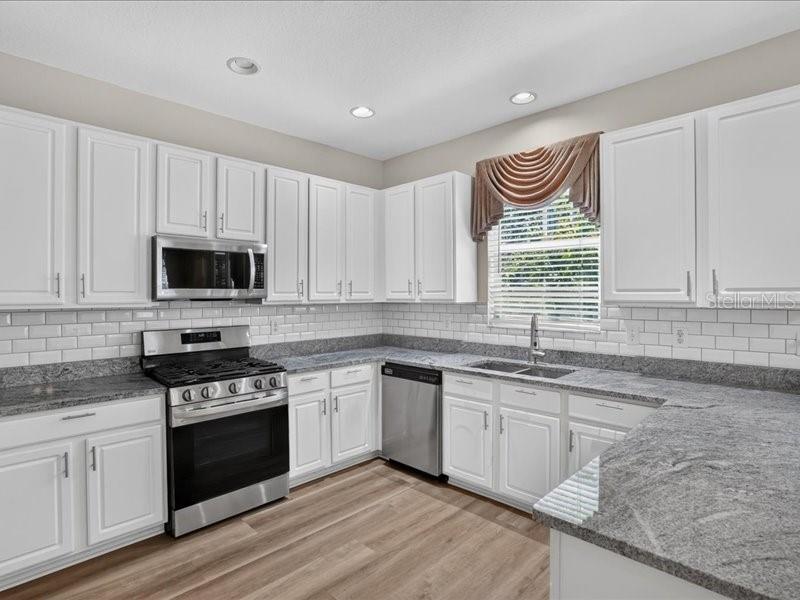 10420 LUCAYA DR — photo 16